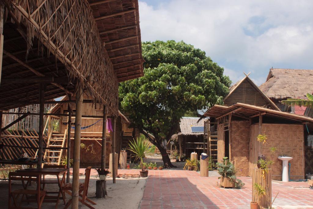 Captain Yut'S Bangalows Koh Lipe Exterior foto